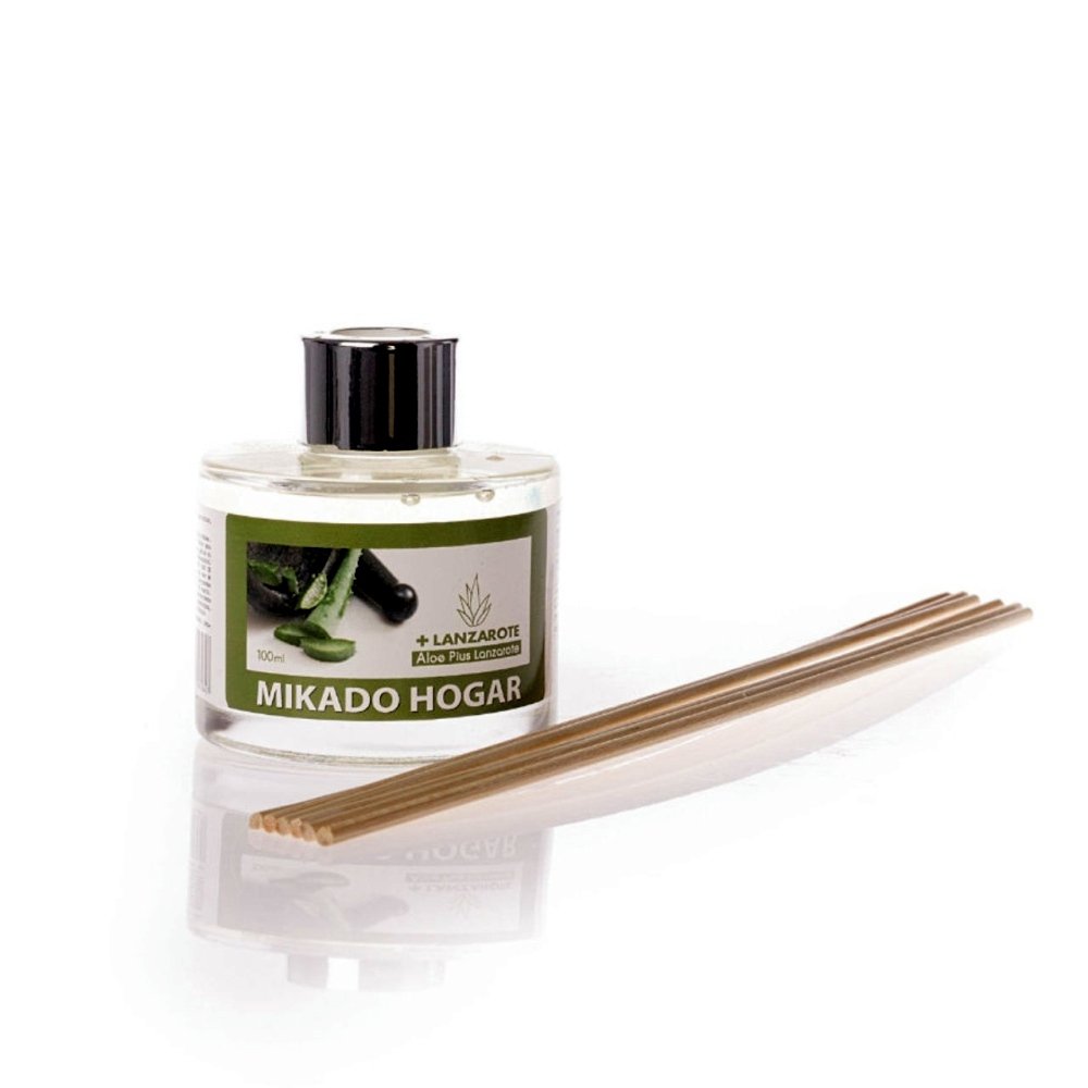 kaledinis-kvapas Kalėdos atkeliauja į kiekvienus namus.